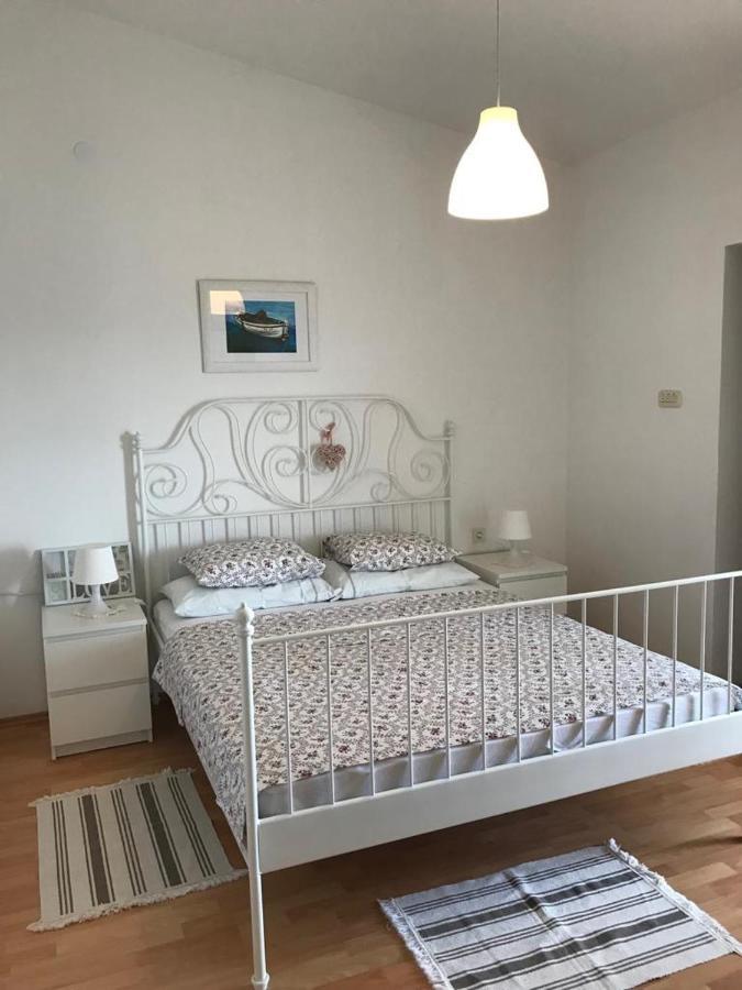 Apartmani Darko Kornić Εξωτερικό φωτογραφία